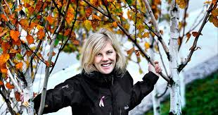 ▸ tove alexandersson kunde inte fått en bättre start när världscupen i orientering inleddes med medeldistans i helsingfors. Bragdkandidat Helena Jansson Svd