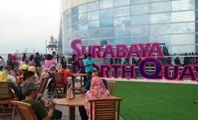 Gerbang malam ini terletak berhadapan menara jam condong teluk intan. 59 Tempat Wisata Di Surabaya Yang Harus Dikunjungi