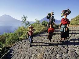 It is positioned in the northern and western hemispheres of the earth. Mexiko Guatemala Umfassend 6204 Studiosus Reisen