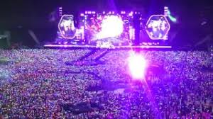 Le groupe anglais se produira au stade de france pour 3 concerts exceptionnels les 15, 16 et 18 juillet. Paradise Coldplay Stade De France Paris 15 Juillet 2017 Youtube