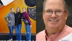 Iowa Ag Secretary Naig presents Dodds Family with Wergin Good Farm Neighbor  Award