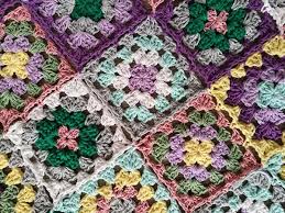 Ver más ideas sobre puntos calados, tejer dos agujas, punto dos agujas. Manta De Granny Squares La Tejeria Escuela De Tejido