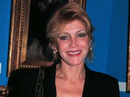 Tita Cervera repite costumbre con sus memorias de encargo