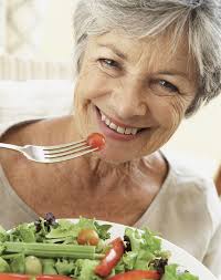 Benvenuti a tavola”: un ricettario per la terza età