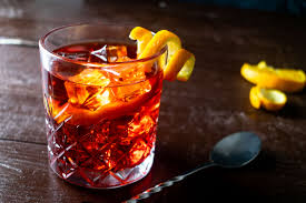 Un verre avant le dîner suffit. 10 Impressive Aperitif Cocktails To Serve Before Dinner