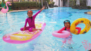 Play sand squishy pasir kinetik kinetic set perlengkapan main toys kid. Ayo Berenang Dan Membuka Mainan Baru Ban Renang Anak Liburan Ala Keira Charma Youtube