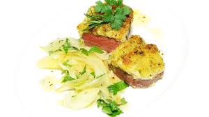 Hier Trifft Saftiges Rindfleisch Auf Samiges Selleriepuree Und Eine Krosse Gratiniermasse Eine Wunderbar Aromatische Komb Schuhbeck Rezepte Lebensmittel Essen