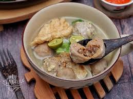 Batang daun bawang 2 siung (iris halus) daun seledri sesuai selera (cacah halus) bawang goreng 3 sdm; 5 Resep Kuah Bakso Enak Ala Rumahan Gurih Mudah Dibuat