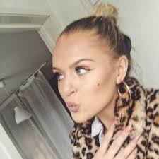 Elsa Drake (@DrakeElsa)