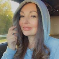 Amanda Arthurs's Instagram, Twitter & Facebook