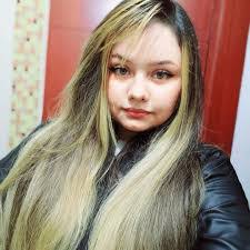 Karen Inda's Instagram, Twitter & Facebook