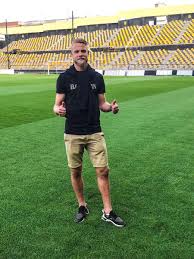 Bli medlem aik shop kamratklubben gamla aik:are gnagisklubben aik amerikansk fotboll bandy basket boule bowling boxning brottning fotboll friidrott. Sundgren Leaves Aik For Aris Agonasport Com