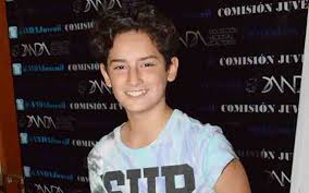 El protagonista de el corazón nunca se equivoca, hijo de la actriz niurka marcos y el productor de telenovelas juan. Emilio Osorio Reparte Juguetes En La Anda El Sol De Mexico Noticias Deportes Gossip Columnas