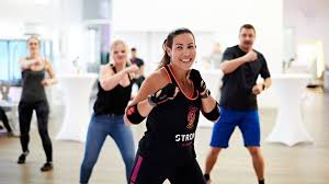 Entdecke unsere vielfältigen workouts, fitnessrezepte und ernährungsprogramme! Zumba Fur Anfanger Tanz Dich Fit Fit For Fun