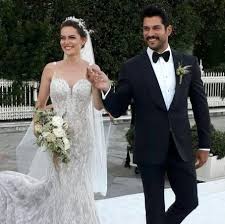 Fahriye evcen hayatı ve biyografisi. Fahriye Evcen And Burak Ozcivit Wedding Day Fahriye Evcen Ozcivit Picture 56416483 454 X 453 Fanpix Net