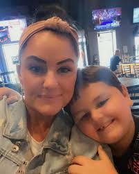 Holly Rivera's Instagram, Twitter & Facebook