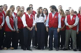 Sánchez da las gracias a los cooperantes de AECID que viajan a Venezuela: 