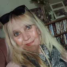 Lori Klose's Instagram, Twitter & Facebook