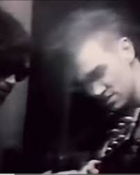 Christmas has officially landed. 📸 @claireloughshots