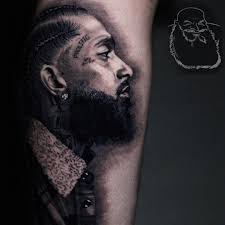 Below his left ear, nipsey got a tattoo which says, h60dsta, this is what neighborhood crips call each other. Nipsey Hussle Portrait Tattoo Portrait Tattoo Hand Tattoos For Guys Body Art Tattoos