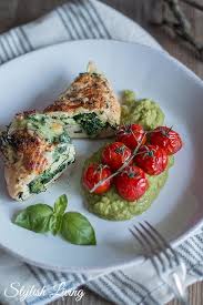 Mit Barlauch Gefulltes Kikokhahnchen Brokkolipuree Und Ofentomaten Low Carb Stylish Living Ofentomaten Brokkolipuree Barlauch Rezepte