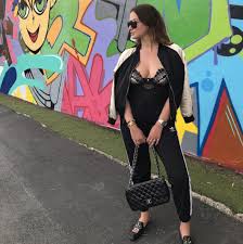 Volgens de nederlandse krant privé heeft 'big romelu lukaku en sarah mens zouden elkaar drie maanden geleden ontmoet hebben in miami. Wag Van Lukaku Laat Wel Heel Veel Zien Op Instagram Voetbal24 Voetbalnieuws