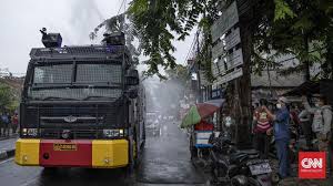 Anda telah berada di situs jasa pengiriman sidoarjo yang sangat tepat untuk mengatasi solusi pengiriman barang anda ke seluruh indonesia. Police Open Sound About Viral Water Cannon Spraying Tanah Abang Digichat