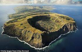 The first european visitors, the dutch, named it paaseiland (easter island. Climate May Have Triggered Collapse Of The Rapa Nui Society Scientists Say Daily Mail Online