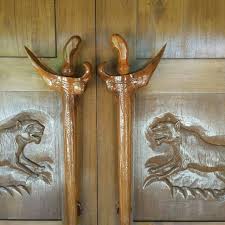 Untuk pemasangan pintu tersebut akan membutuhkan 3buah engsel, 1set handle pintu yang dilengkapi kunci, serta 1bh kunci tarikan. Handle Pintu Rumah Kayu Variasi Dari Kayu Jati Shopee Indonesia