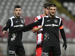 Sunt niște fătuci de 17 ani, dacă îmi dau o palmă, nu mă ridic două săptămâni. Andrei Cristea Sare In ApÄƒrarea Lui Dinamo Ce Facem O Inlocuim Cu O EchipÄƒ De Cartier Sunt Frustrat