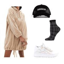 Short hair refers to any haircut with little length. 5 Easy Comfy School Outfits To Look Cute For Your Morning Classes College Fashion