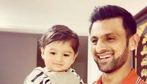 Shoaib Malik pens endearing father-son post as he meets family after long  time