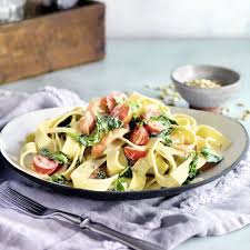 Blitz Nudeln Mit Lachs Und Spinat Rezept Nudeln Mit Lachs Nudelgerichte Und Einfache Gerichte