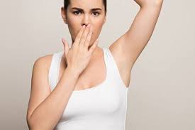 Pertama parut mentimun dan campurkan dengan perasan jeruk nipis dan oleskan pada ketiak. 10 Cara Menghilangkan Ketiak Hitam Jadi Lebih Cerah