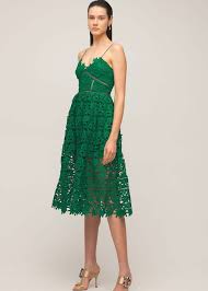 Gli abiti da cerimonia economici o 'low cost' sono la salvezza di tutte le ragazze o donne che vengono invitate spesso ad eventi importanti, ma non possono vestito corto ed elegante con fascia in vita e doppia gonna. Abiti Da Cerimonia Corti 2021 75 Vestiti Meravigliosi Beautydea