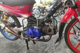 Modifikasi crypton motor bebek 4 tak pertama yamaha keren mantab jiwa modifikasi motor crypton kontes crypton modif cross yamaha crypton kelemahan yamaha crypton. Mekanik Ini Ubah Yamaha Crypton Karburator Jadi Injeksi