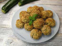 Mescoliamo tutto con un cucchiaio. Polpette Di Zucchine E Patate Al Forno Vivo Mangiando