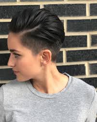 Visualizza altre idee su capelli corti rasati, capelli, capelli corti. Capelli Rasati Ai Lati 15 Acconciature Femminili Da Non Perdere