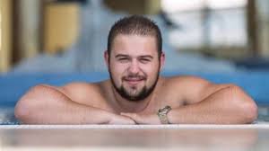 Use a little bit of hair wax to give shine to the hair. Best Hairstyles For Men With Chubby Face 2018 Youtube
