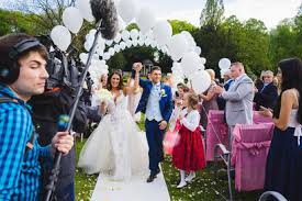 2014 hatten sich joey heindle und justin dippl kennengelernt, im vergangenen sommer heirateten sie standesamtlich in köln. P R E M I U M B A L L O N D E S I G N Weseler Ballonkistes Webseite