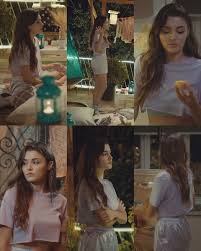 Bölümünde eda'nın babaannesi semiha karakteri ile dizinin ana kadrosuna dahil olacak. Eda 9 Episode Sen Cal Kapimi Celebrity Street Style Victoria Secret Fashion Turkish Fashion