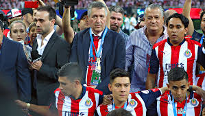Jorge Vergara pagó apuesta a Atlas y recordó el título 12 de Chivas