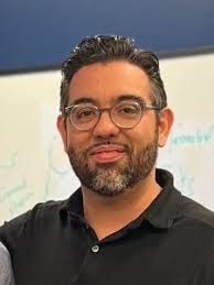 Jorge Ortiz's Instagram, Twitter & Facebook