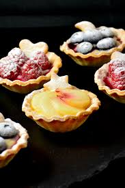Mini Tartelettes Aux Peches Et Fruits Rouges Mini Tarte Mini Tartes Aux Fruits Recettes Sucrees