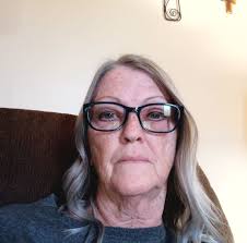 How do I get Christmas red icing? This is what I have.