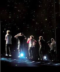 Can We Not Bc I Was Crying During This At My Concert One Direction Photos One Direction Concert One Direction Tour One direction wallpapers | tumblr.
