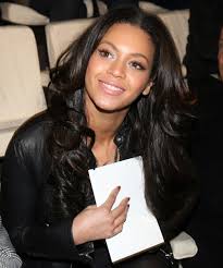 Add a little volume to your crown area and secure it with hair clips. Beyonce Best Hairstyle Looks Styles Up To Birthday