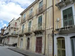 Volunteers are an integral part of our workforce. Historic Building Early 1900s For Sale In Floridia In Sicily
