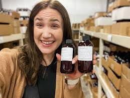 Ashley Schweigert's Instagram, Twitter & Facebook