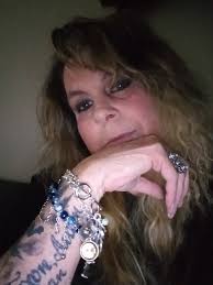 When u go to find ur leaf double ring and then find ur leaf bracelet and  leaf earrings lol :) today is plant day lol :)